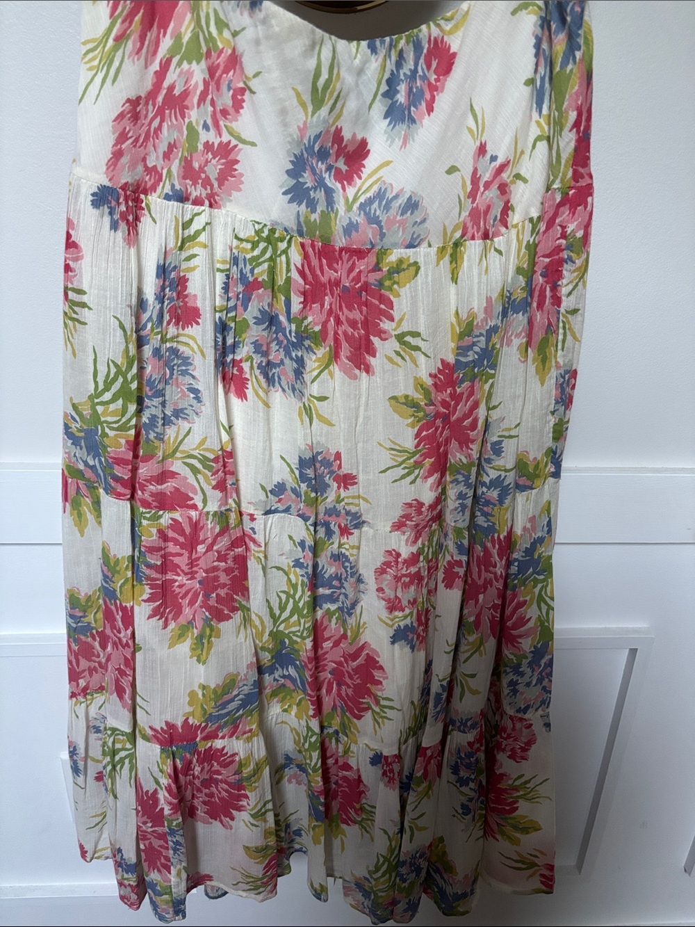 Chaps - Floral Tiered Midi Skirt in White and Pink size L